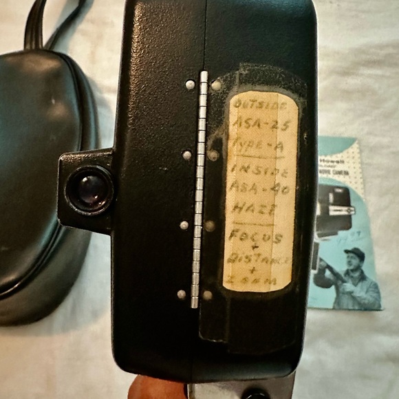 Vintage Bell & Howell Autoload Cartridge Movie Camera w Original Brochure. - Picture 9 of 14